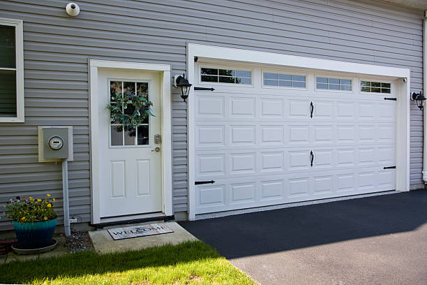 24/7 Emergency Garage Door Panel Replacement experts in Lemoore Station, CA